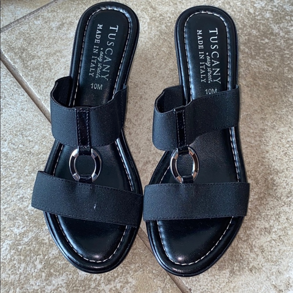 Sandals - Picture 2 of 6